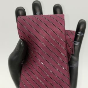 CALVIN KLEIN MAN TIE.